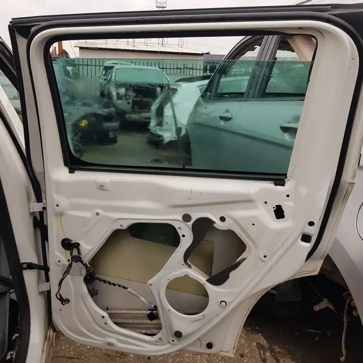 Skoda Yeti (5L) (2013 - 2018) Задняя дверь — фото 2