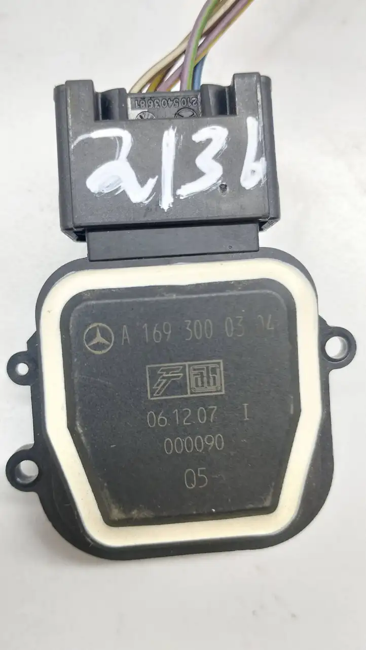 Mercedes-Benz A W169 (2004 - 2012) A1693000304 Педаль акселератора — фото 3