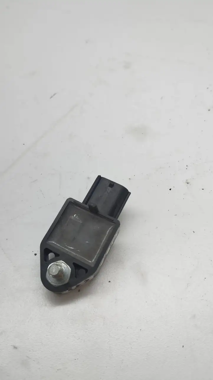 Toyota Corolla Verso AR10 (2004 - 2009) 8983105010 Датчик удара SRS — фото 2