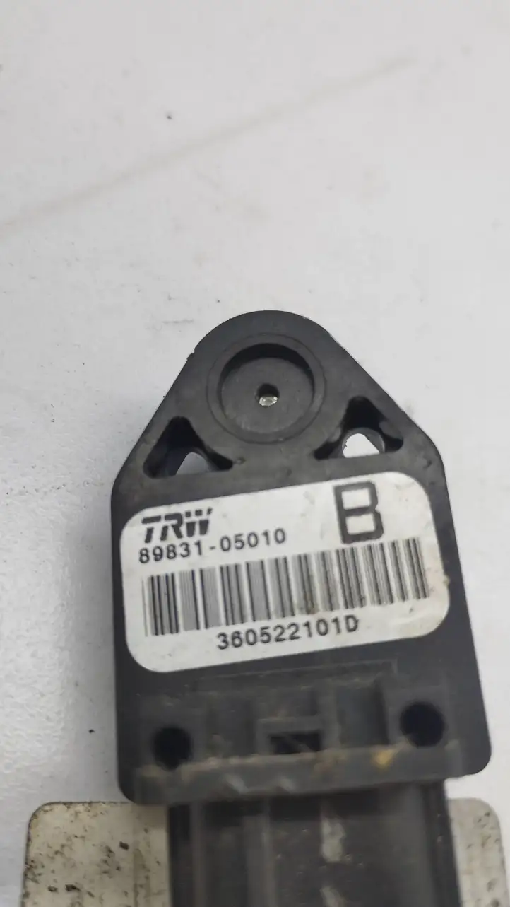 Toyota Corolla Verso AR10 (2004 - 2009) 8983105010 Датчик удара SRS — фото 3