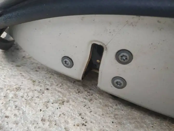 Toyota Corolla Verso AR10 (2004 - 2009) Замок задней двери — фото 1