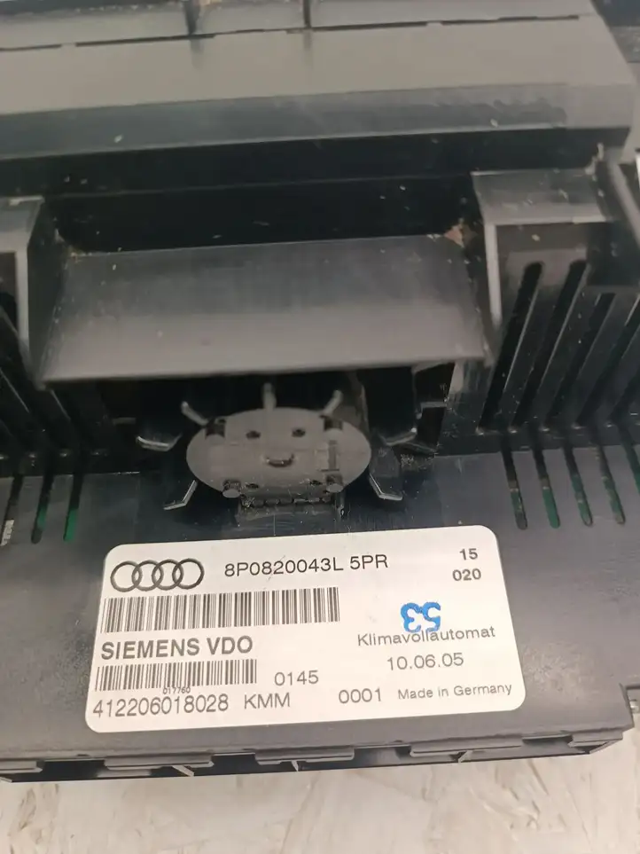 Audi A3/S3 8P (2008 - 2013) 8P0820043L Блок управления климат-контролем — фото 4