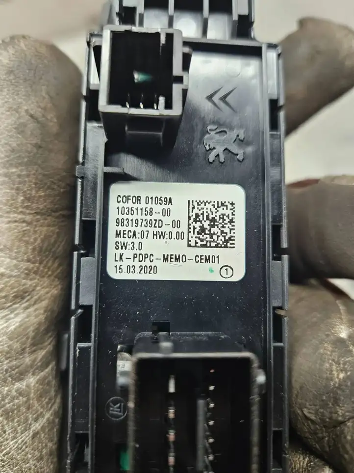 Opel Grandland X (2017 - ) 98319739ZD Блок кнопок стеклоподъемников — фото 4