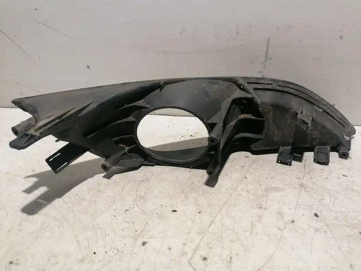 Toyota Auris 150 (2006 - 2012) 8148202040 Решетка противотуманной фары — фото 2