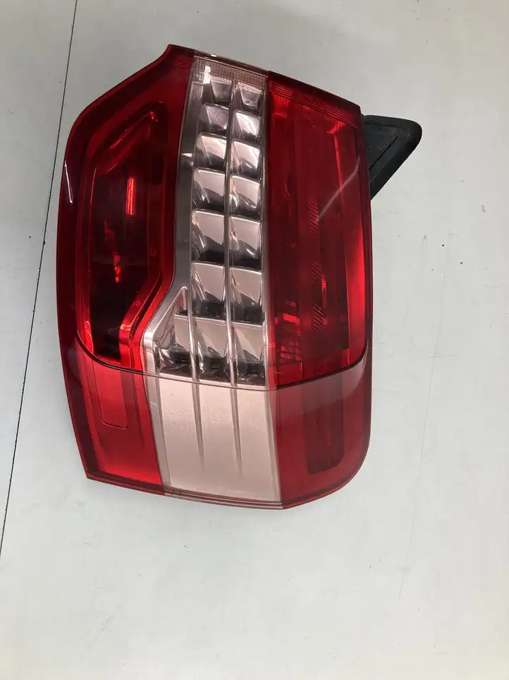 Citroen C5 (2008 - 2017) 9681063680 Задний фонарь в кузове — фото 1