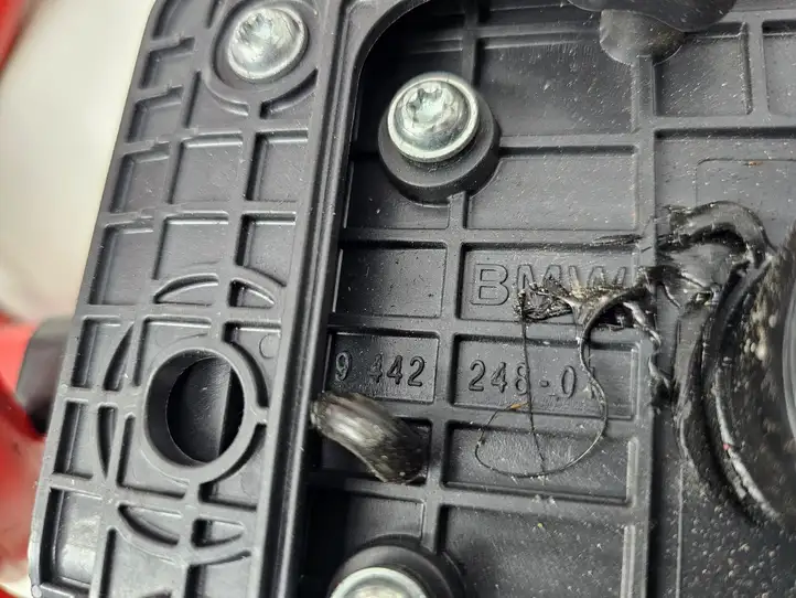 BMW 5 E60 E61 (2004 - 2010) 9442251 Плюсовой провод аккумулятора — фото 2