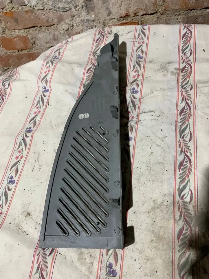 Renault Scenic I (1996 - 2003) 7700836249 Прочая отделка багажника — фото 2