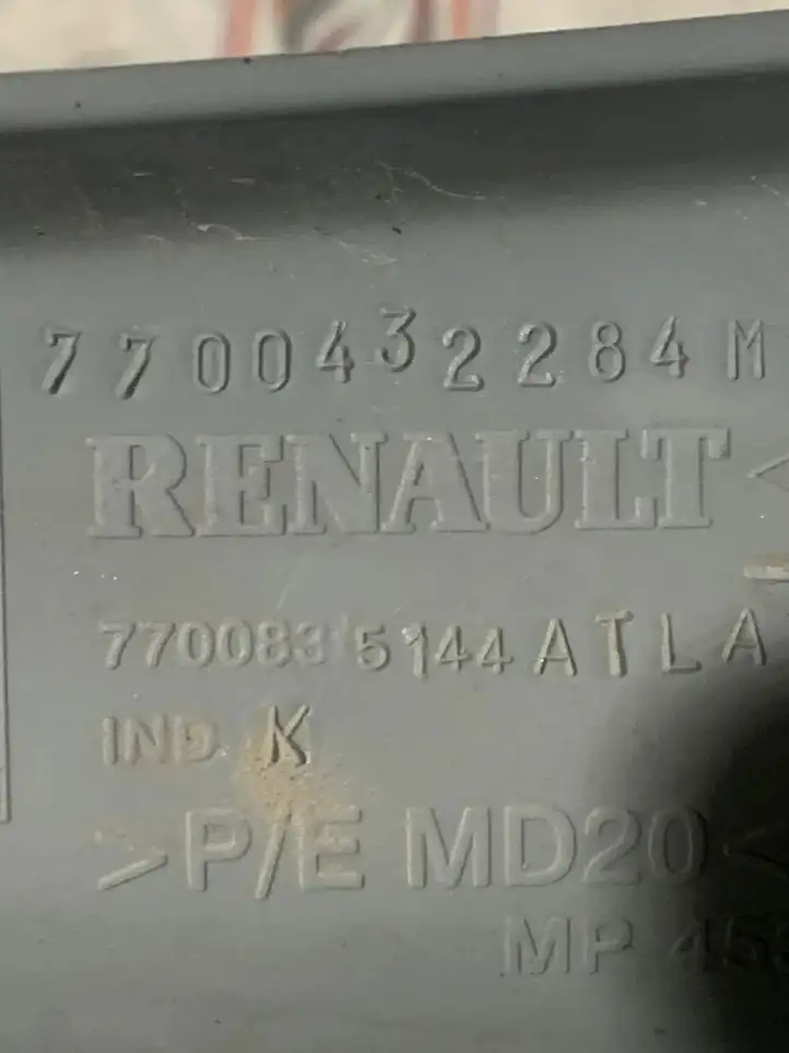 Renault Scenic I (1996 - 2003) 7700835144A Прочая отделка багажника — фото 3