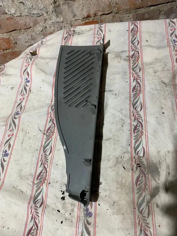 Renault Scenic I (1996 - 2003) 7700432288 Прочая отделка багажника — фото 2