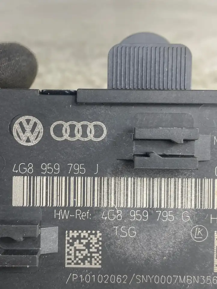 Audi A6 C7 (2011 - 2014) 4G8959795J Блок управления дверью — фото 4