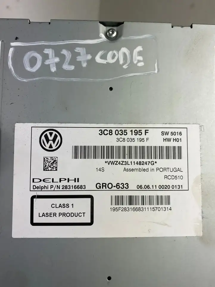 Volkswagen Tiguan (2007 - 2011) 3C8035195F Магнитола / мультимедийная система — фото 6