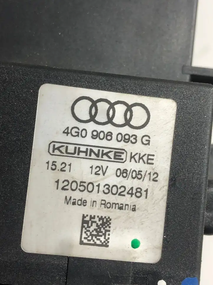 Audi A7 S7 4G (2010 - 2014) 4G0906093G Блок управления топливным насосом — фото 3