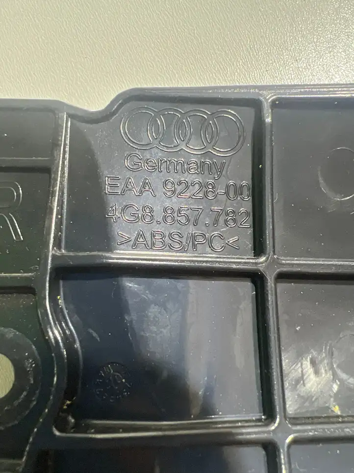 Audi A7 S7 4G (2010 - 2014) 4G8857782 Прочие детали салона — фото 3
