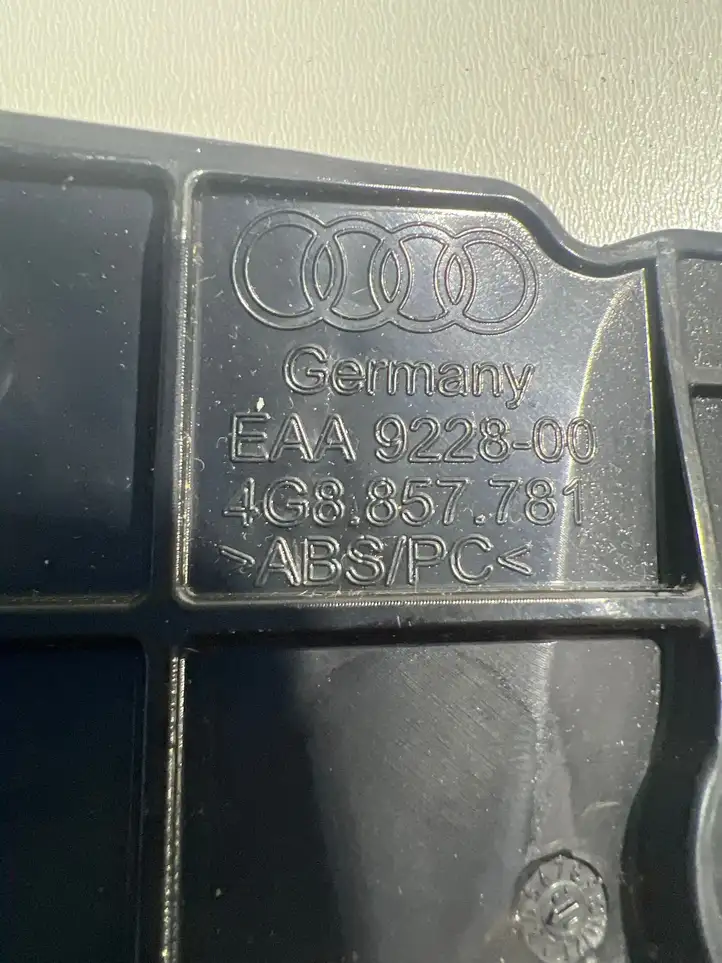 Audi A7 S7 4G (2010 - 2014) 4G8857781 Прочие детали салона — фото 3