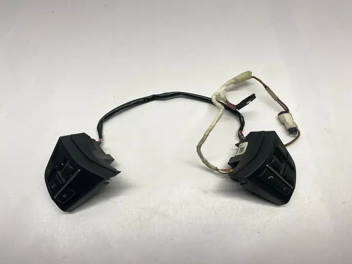 BMW 5 F10 F11 (2009 - 2016) 9229484 Кнопки на рулевом колесе — фото 1