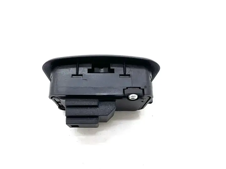 Mercedes-Benz C W204 (2007 - 2014) A2048707051 Кнопка закрытия крышки багажника — фото 3