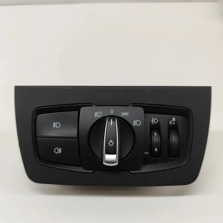 BMW 3 F30 F35 F31 (2012 - 2018) 9393949 Включатель фонарей — фото 1