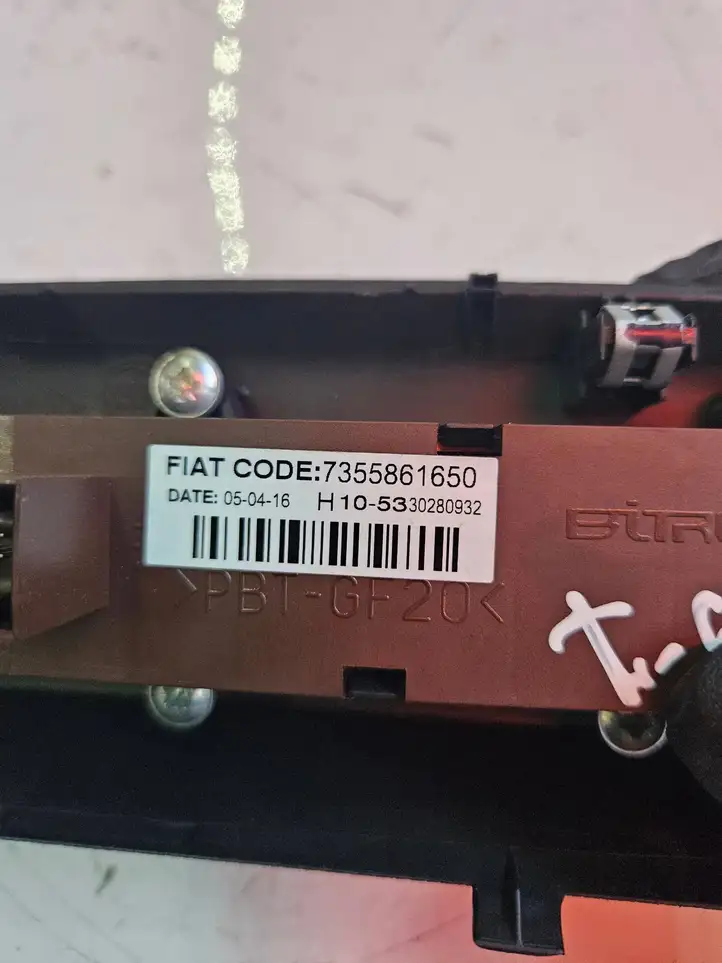 Peugeot Boxer (2015 - ) 7355861650 Включатель аварийных фонарей — фото 8