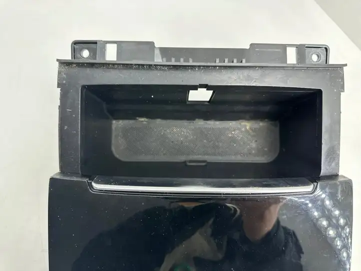 Audi A7 S7 4G (2014 - 2018) 4G0864131 Пепельница — фото 2