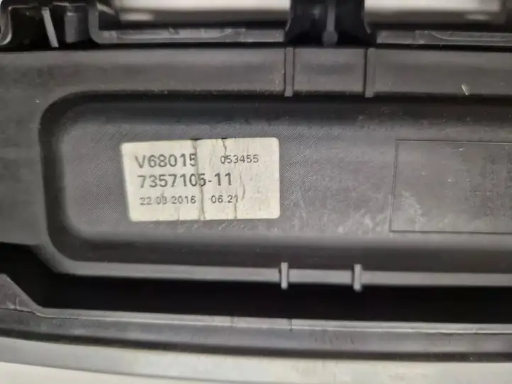 BMW 7 G11 G12 (2015 - 2022) 7357105 Ручка багажника с камерой — фото 9
