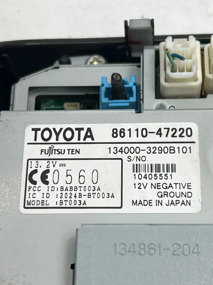 Toyota Prius (XW20) (2003 - 2009) 8611047220 Магнитола / мультимедийная система — фото 3