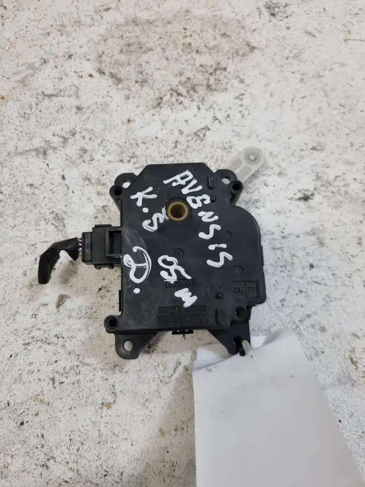 Toyota Avensis T250 (2003 - 2006) 0637008680 Двигатель задвижки потока воздуха — фото 1