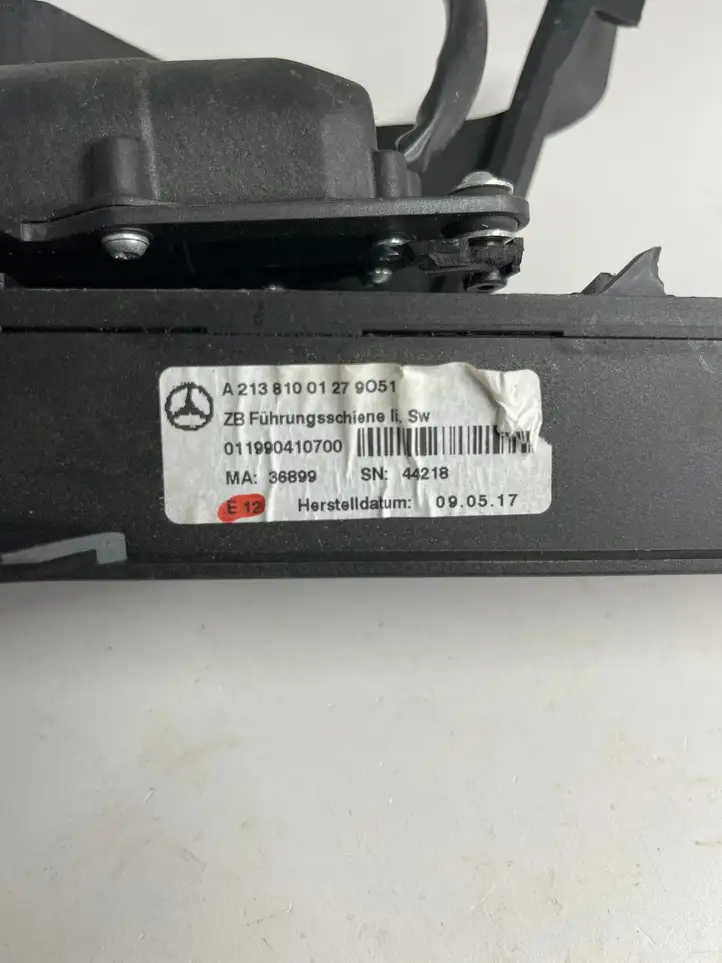 Mercedes-Benz E W213 (2016 - ) A2138100127 Механизм шторки багажника — фото 3