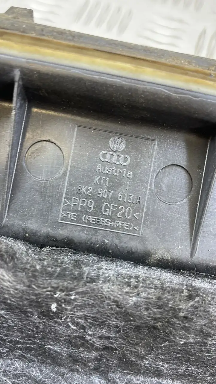Audi Q5 SQ5 (2008 - 2012) 8K2907613A Крышка ящика предохранителей — фото 3