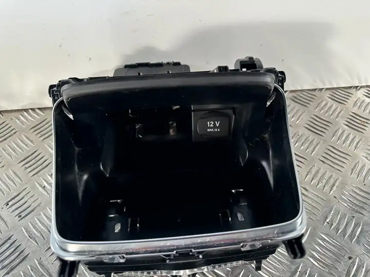 Mercedes-Benz E W238 (2017 - ) A2136806500 Пепельница — фото 2