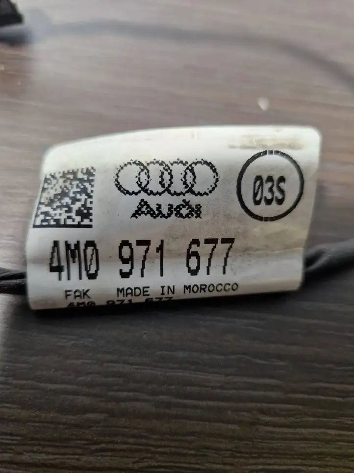 Audi Q7 4M (2015 - ) 4M0971677 Прочая электропроводка — фото 3
