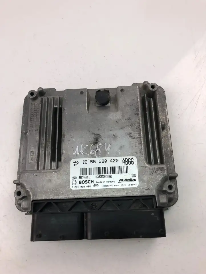Opel Zafira B (2008 - 2014) 55590420 Блок управления двигателем (ECU) — фото 2