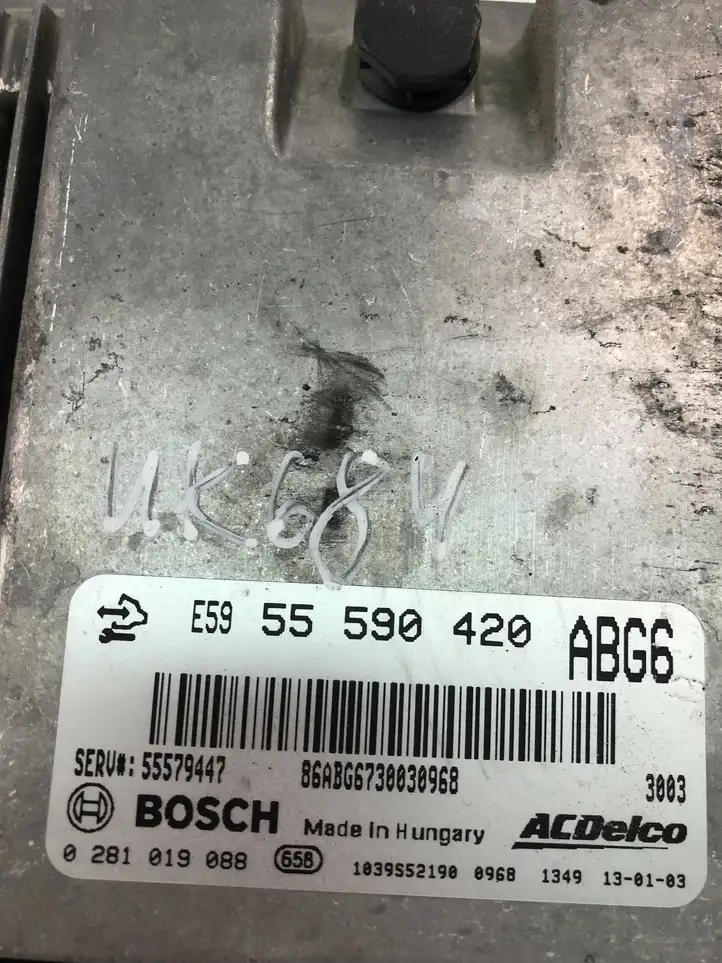 Opel Zafira B (2008 - 2014) 55590420 Блок управления двигателем (ECU) — фото 4