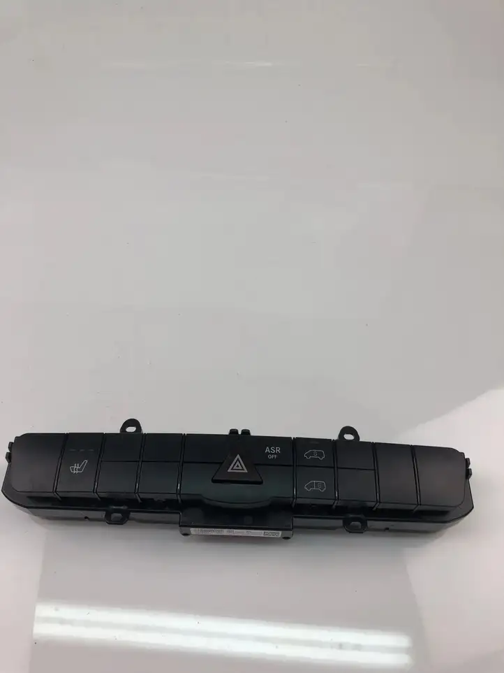 Mercedes-Benz Sprinter W906 (2006 - 2018) A9069050201 Включатель аварийных фонарей — фото 2