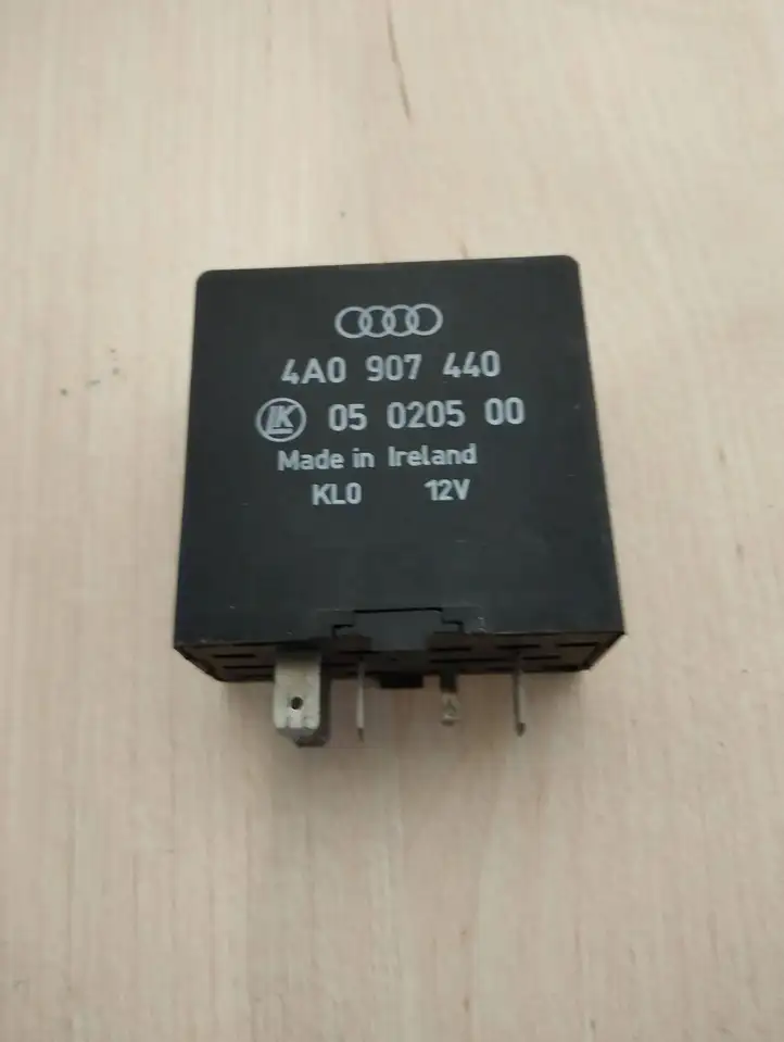 Audi A6 S6 C5 4B (2001 - 2004) 4A0907440 Реле интервала стеклоочистителей — фото 1