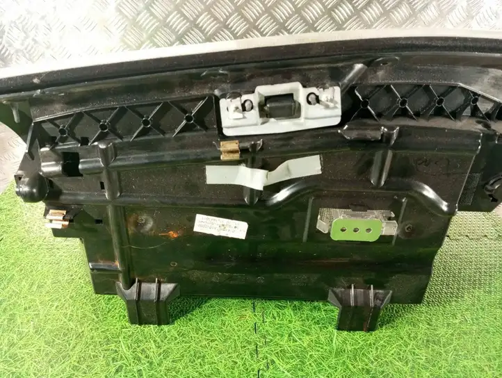 BMW M5 E60/E61 (2004 - 2010) 7897413 Вещевой ящик — фото 7