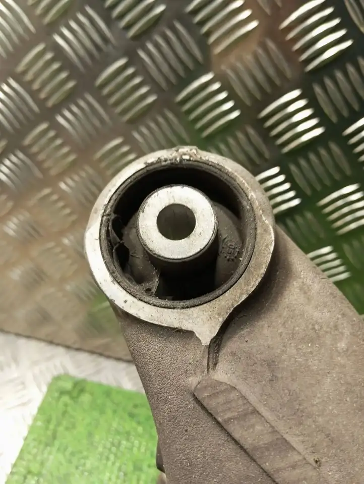 BMW M5 E60/E61 (2004 - 2010) 6755990 Прочие внешние детали — фото 5