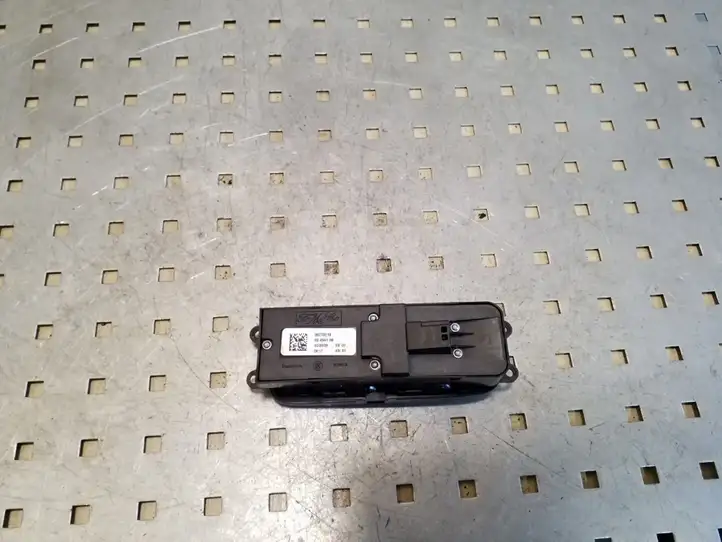 Volvo V50 (2004 - 2008) 30773210 Кнопка стеклоподъемников — фото 3