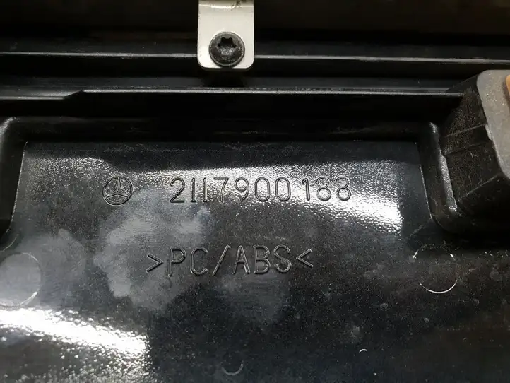 Mercedes-Benz E W211 (2002 - 2009) 2117900188 Спойлер заднего стекла — фото 5