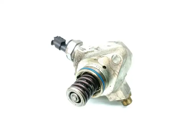 Volkswagen Polo V 6R (2009 - 2015) 04E127026H Топливный насос — фото 1