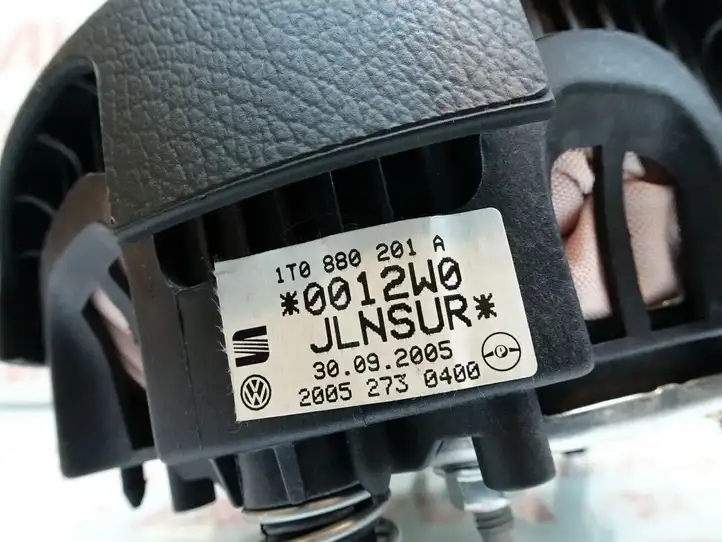 Volkswagen Polo (2005 - 2009) 1T0880201A Подушка безопасности руля — фото 5