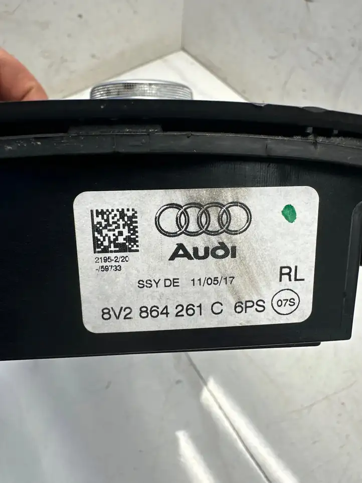 Audi A3/S3 8V (2016 - 2020) 8V2864261C Центральная консоль — фото 6