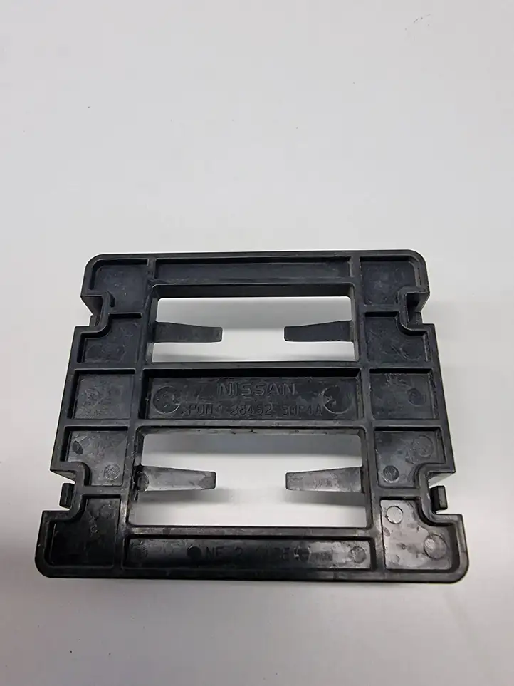 Nissan Ariya (2021 - ) 284525MP4A Кронштейн заднего датчика парковки — фото 3