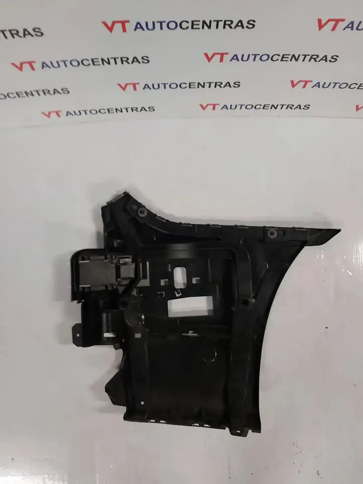 BMW 5 G30 G31 (2016 - ) 21754011 Кронштейн угловой части бампера — фото 2