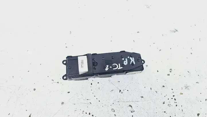 Toyota Corolla Verso AR10 (2004 - 2009) 848200F030 Блок кнопок стеклоподъемников — фото 4