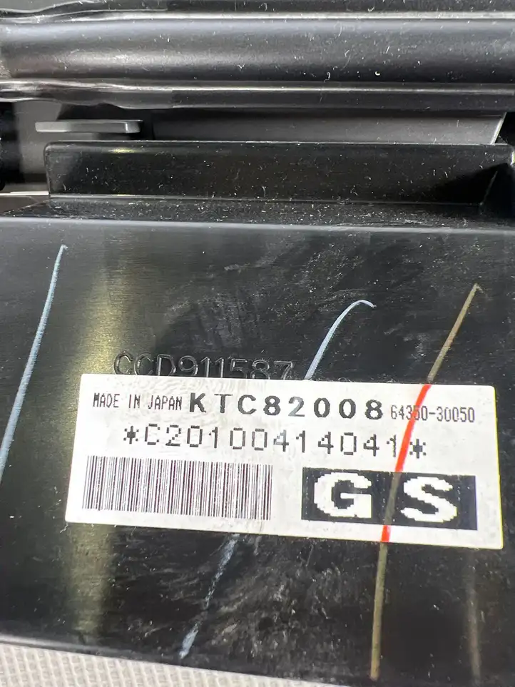 Lexus GS 300 350 430 450h (2004 - 2007) KTC82008 Электрическая шторка заднего стекла — фото 3