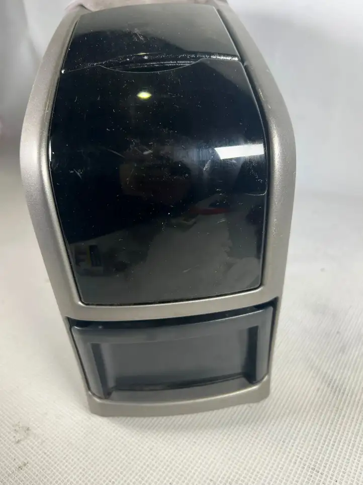 Toyota Prius (XW20) (2003 - 2009) Подлокотник — фото 2