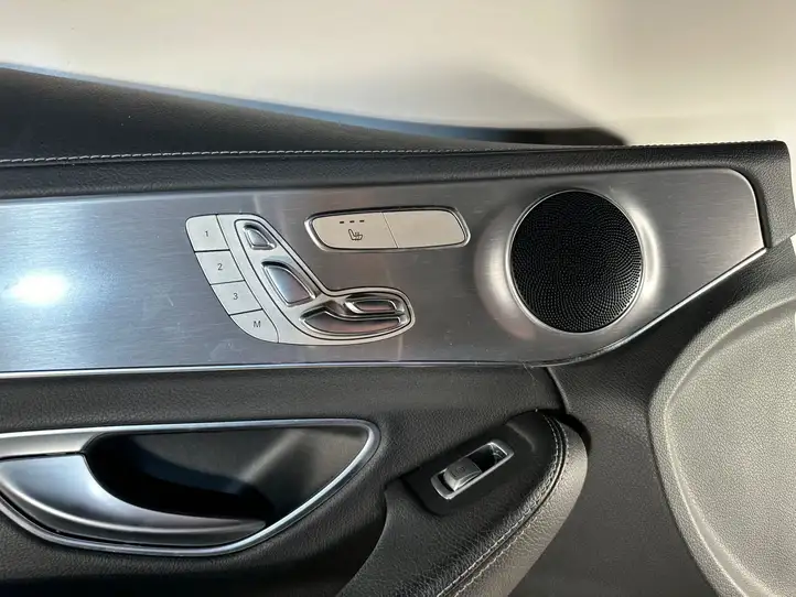 Mercedes-Benz C W205 (2014 - 2021) Обшивка передней двери — фото 2