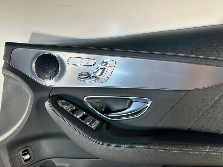 Mercedes-Benz C W205 (2014 - 2021) Обшивка передней двери — фото 3
