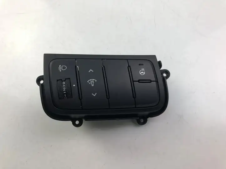 Kia Ceed (2010 - 2012) 93300A2140WK Включатель фонарей — фото 2