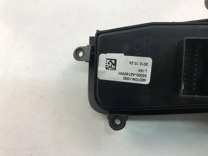 Kia Ceed (2010 - 2012) 93300A2140WK Включатель фонарей — фото 3